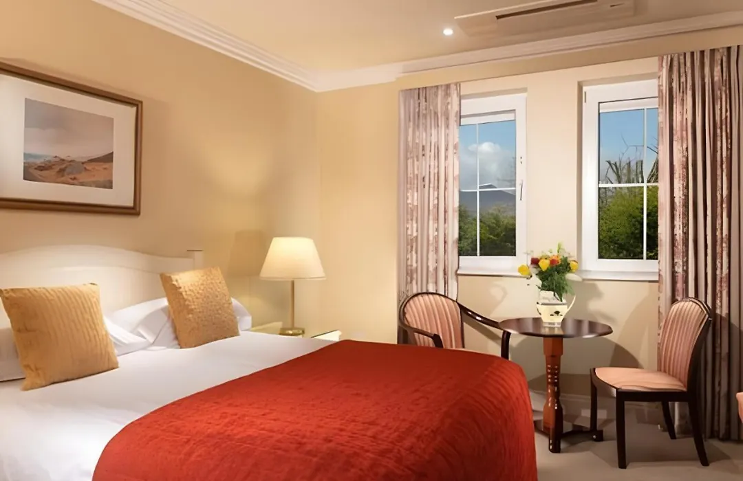 Killarney Lodge-1